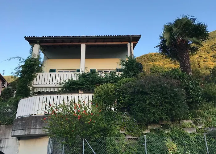 別荘 Casa Al Castagno Gambarogno